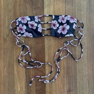 Benoa tube top in the Outrigger print